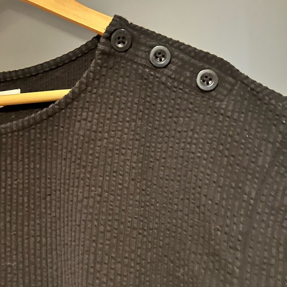 Madewell side button top. - Picture 2 of 3